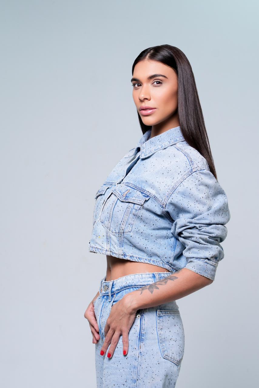 Escort - IRIS - Ibiza Tops